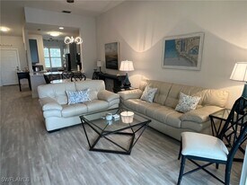 2325 Carrington Ct in Naples, FL - Building Photo