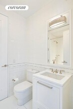 235 W 75th St in New York, NY - Foto de edificio - Building Photo