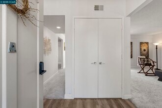 2017 Pine Knoll Dr in Walnut Creek, CA - Building Photo - Building Photo