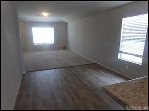 8701 Northwood Creek Dr in Maumelle, AR - Foto de edificio - Building Photo