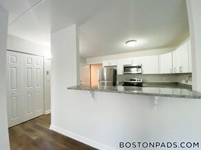 253 Hyde Park Ave, Unit 33 in Boston, MA - Building Photo - Building Photo