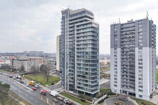 7 On The Park Condos in Toronto, ON - Building Photo