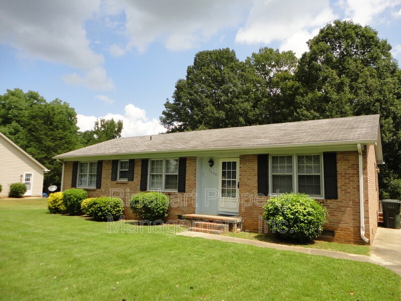1648 Amber Ln in Rock Hill, SC - Building Photo