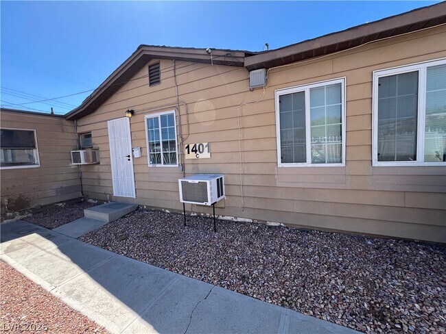 1401 S Casino Center Blvd in Las Vegas, NV - Foto de edificio - Building Photo