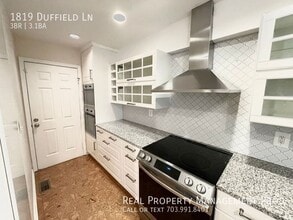 1819 Duffield Ln in Alexandria, VA - Building Photo - Building Photo