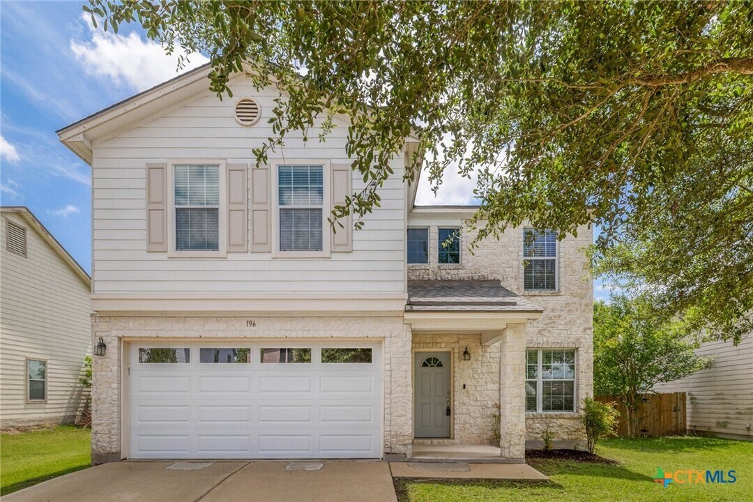 196 Cazador Dr in San Marcos, TX - Building Photo