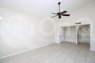 928 E Diamond Dr in Tempe, AZ - Building Photo - Building Photo