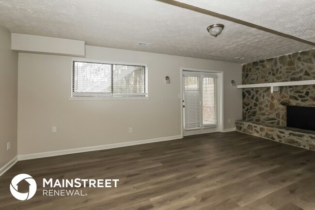 2845 Woodhollow Ln in Jonesboro, GA - Foto de edificio - Building Photo