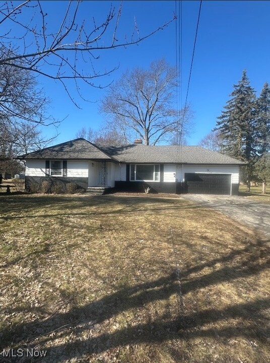 430 Douglas Blvd in Richmond Heights, OH - Foto de edificio