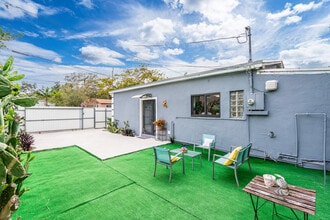 519 NW 52nd St in Miami, FL - Building Photo - Building Photo