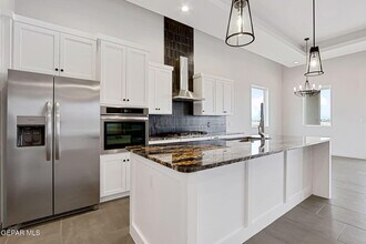 5956 Mohegan Sun St in El Paso, TX - Building Photo - Building Photo