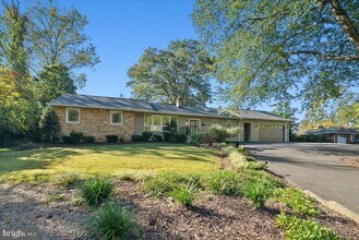 1217 Morningside Ln in Alexandria, VA - Building Photo - Building Photo