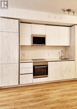 8-708 Widmer St in Toronto, ON - Building Photo - Building Photo