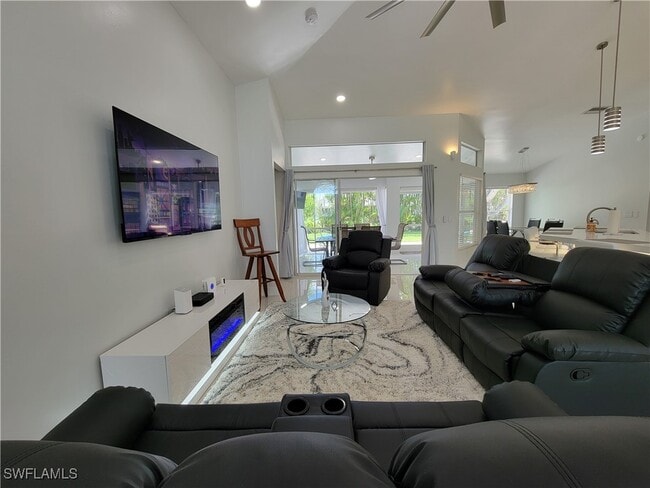 property at 237 SW 47th St