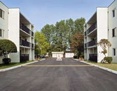 Kingsway Apartments in Thunder Bay, ON - Building Photo