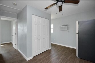 7919 Brays St in Houston, TX - Building Photo - Building Photo