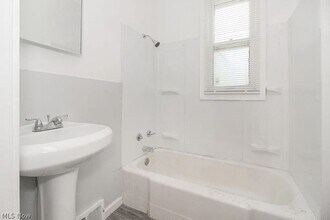 3679 E 55th St in Cleveland, OH - Building Photo - Building Photo