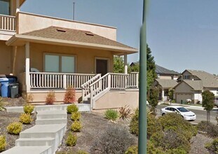5960 Vista Ridge in Santa Rosa, CA - Building Photo - Building Photo