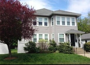 119 Dale St, Unit Dale St in Dedham, MA - Foto de edificio - Building Photo
