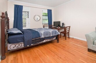 1581 1st Ave in New York, NY - Building Photo - Building Photo