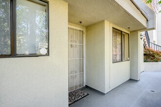 422 Hawthorne St, Unit 2 in Glendale, CA - Foto de edificio - Building Photo