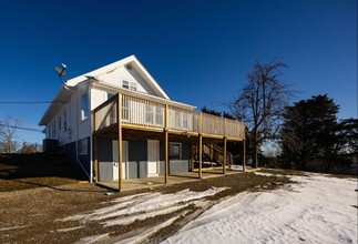 1381 Old Oxford Rd in Hamilton, OH - Foto de edificio - Building Photo