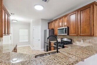1604 Maple Ave in Austin, TX - Building Photo - Building Photo