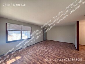 2810 S Main Ave in Sioux Falls, SD - Building Photo - Building Photo