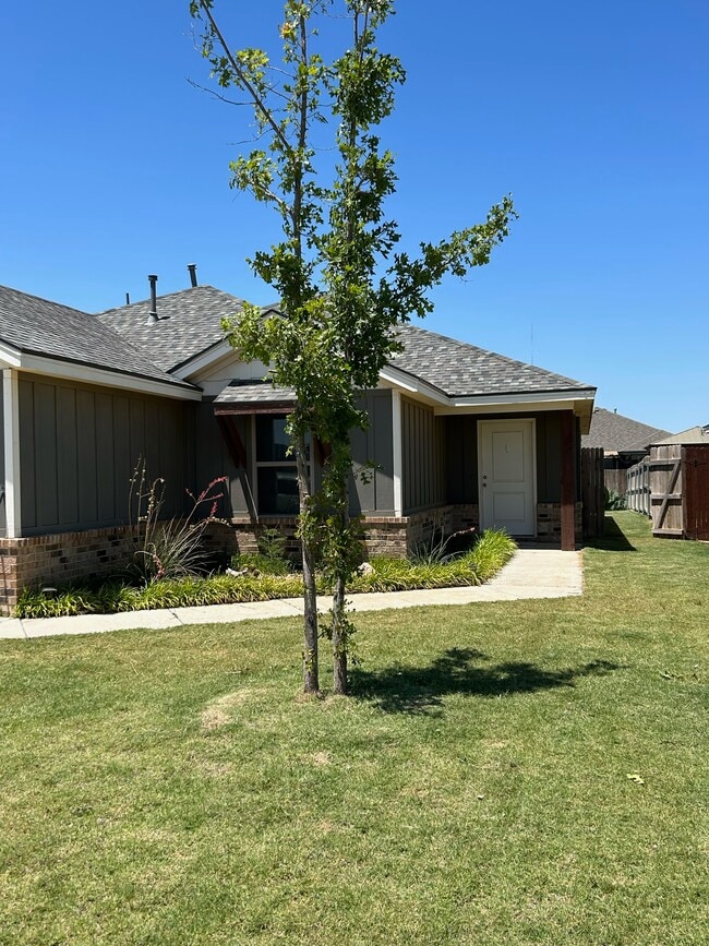 1710 100th St in Lubbock, TX - Building Photo - Building Photo