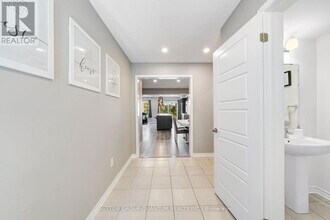 230 Avonsyde Blvd in Hamilton, ON - Building Photo - Building Photo