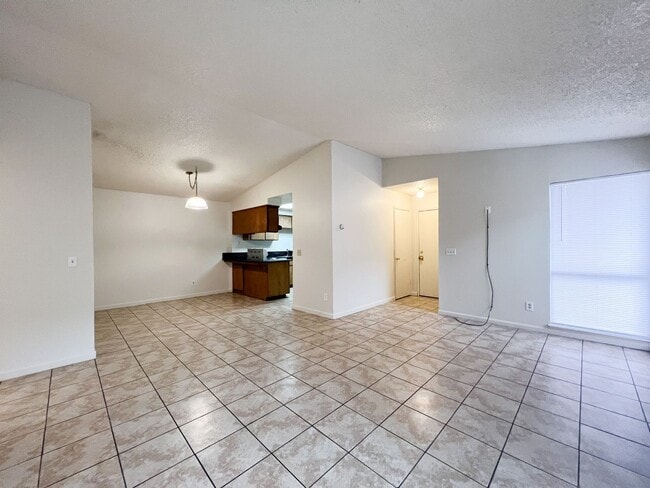 7510 Whisperwillow Dr in Sacramento, CA - Building Photo - Building Photo