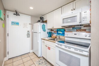 6900 N Ocean Blvd, Unit None in Myrtle Beach, SC - Foto de edificio - Building Photo