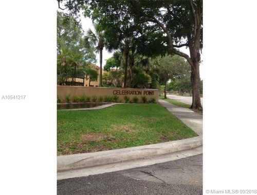 15555 N Miami Lakeway-Unit -20718 in Miami Lakes, FL - Foto de edificio