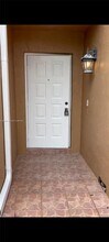 1621 SW 120th Ave in Pembroke Pines, FL - Foto de edificio - Building Photo