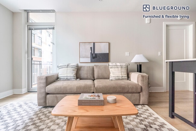 4924 St Elmo Ave in Bethesda, MD - Building Photo - Building Photo