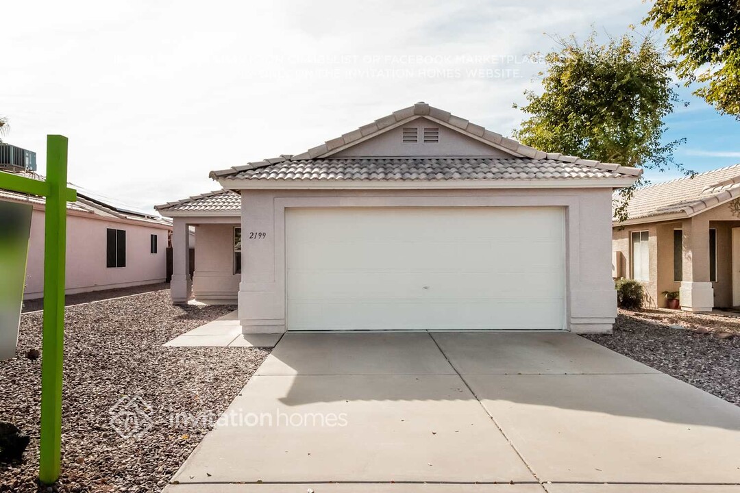 2199 W Renaissance Ave in Apache Junction, AZ - Building Photo