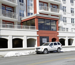 The Park House in Edgewater, NJ - Building Photo - Building Photo