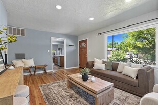 3209 W Plant Dr in Boise, ID - Building Photo