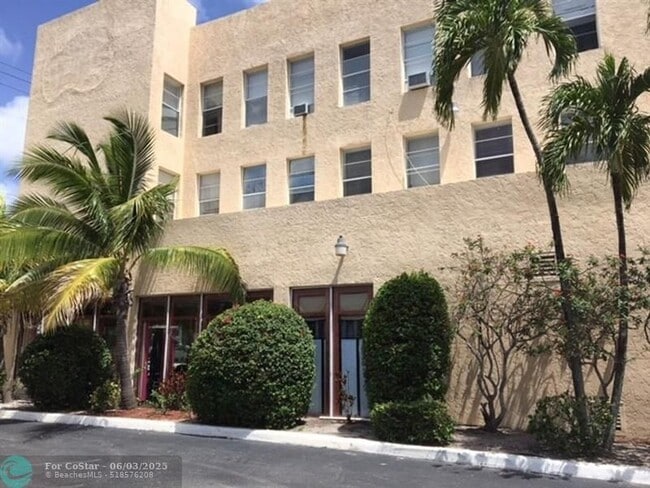 property at 2716 S Dixie Hwy