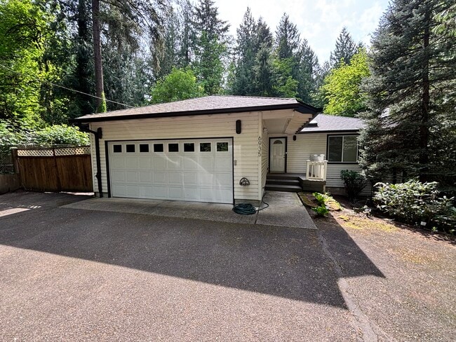 6935 SE 122nd Ave in Portland, OR - Building Photo - Building Photo