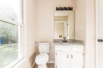 814 N Greenbriar St in Liberty, NC - Foto de edificio - Building Photo