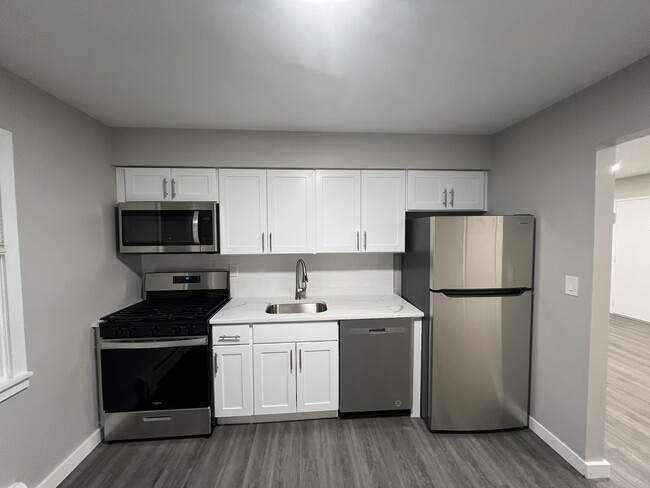 108 Columbia Ave, Unit 2B in Long Branch, NJ - Building Photo - Building Photo