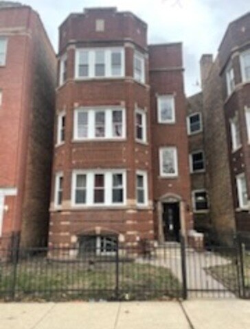1114 N Lawler Ave in Chicago, IL - Building Photo