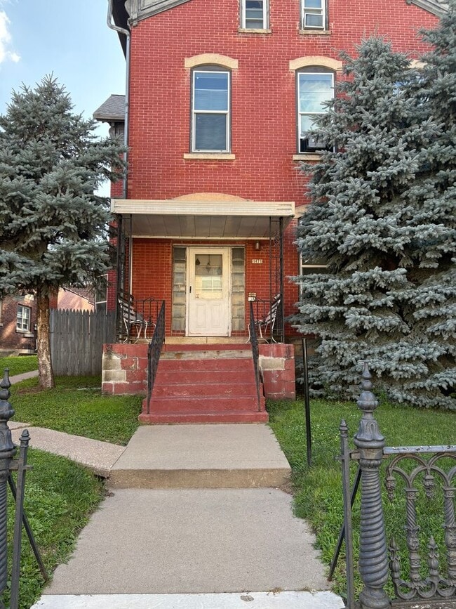property at 1471 Main St