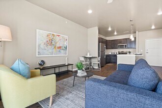 80 Gathering Pl Ln in Iowa City, IA - Building Photo - Building Photo