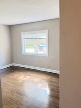 9351 Kennedy Ave, Unit #1 in Highland, IN - Foto de edificio - Building Photo