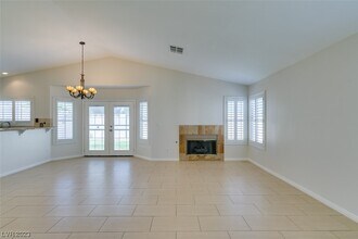 8000 Tulum Ct in Las Vegas, NV - Building Photo - Building Photo