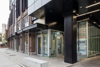 88 Harbour St, Unit 2009 in Toronto, ON - Building Photo - Building Photo