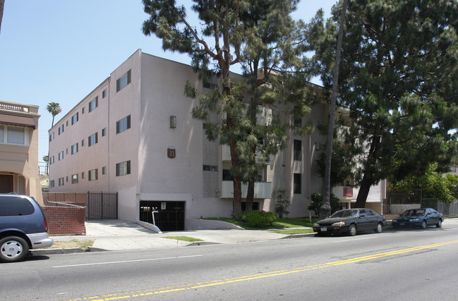 166 N Normandie Ave in Los Angeles, CA - Building Photo - Building Photo