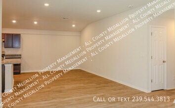 311 Norwalk Ave in Lehigh Acres, FL - Building Photo - Building Photo